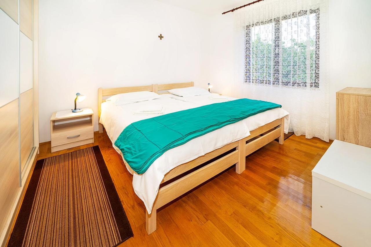 Apartments Jurina Krk Town Extérieur photo