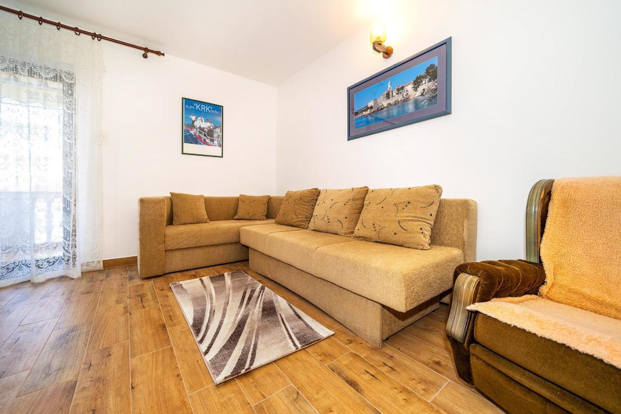 Apartments Jurina Krk Town Extérieur photo