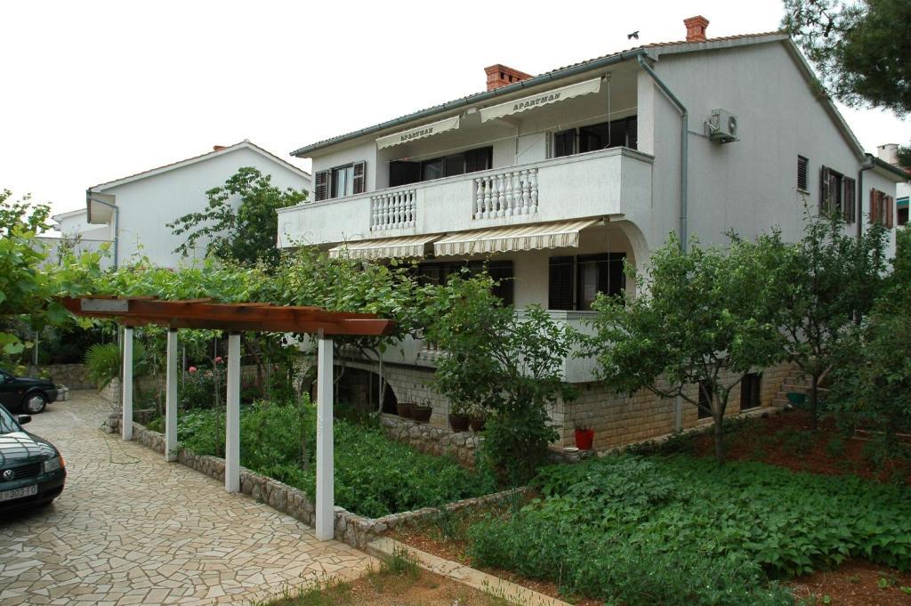 Apartments Jurina Krk Town Extérieur photo